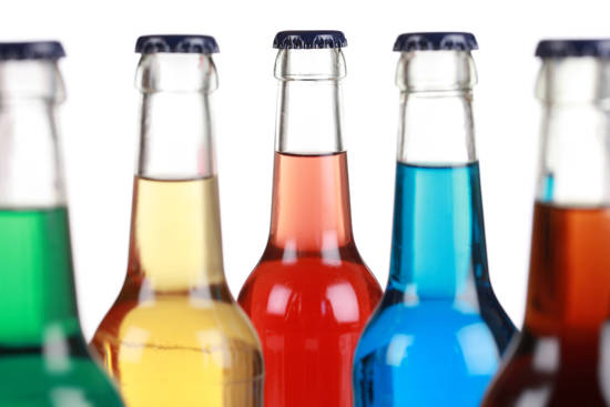 Image de bouteilles témoins avec des liquides multicolores
